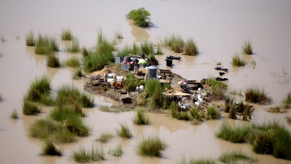 наводнение Раджанпур Пакистан
