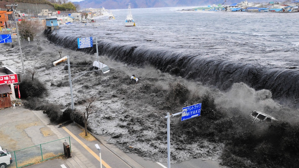 цунами Япония