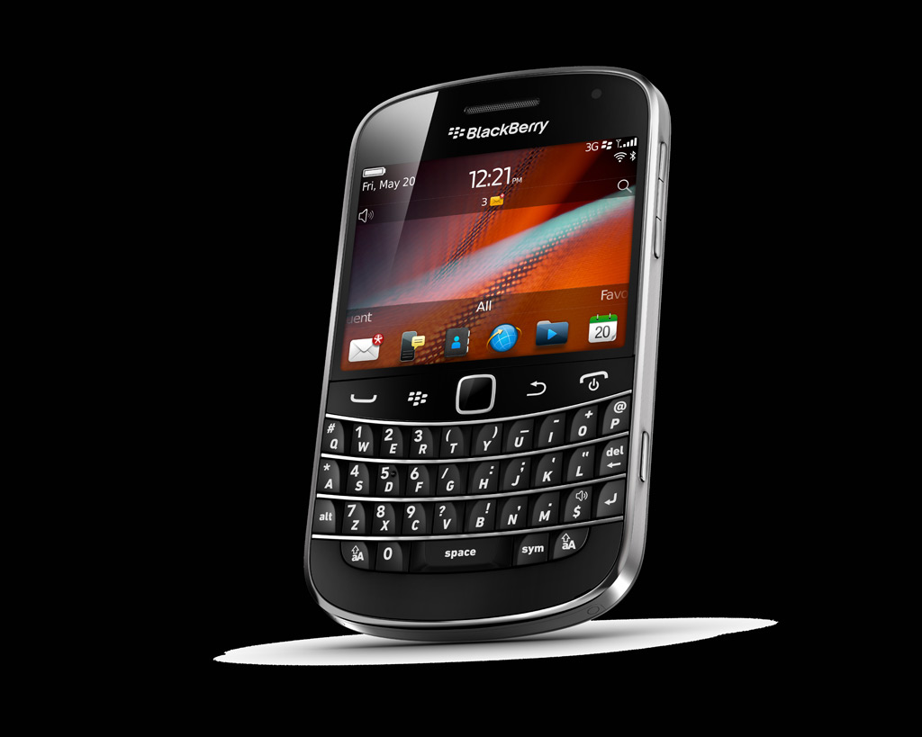 blackberry 9900 смартфон