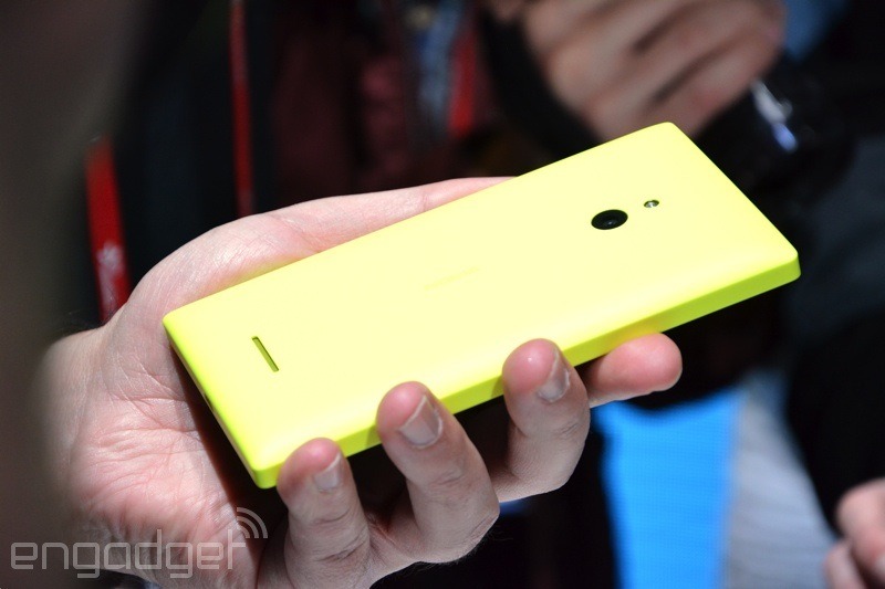Nokia представил третье Android-устройство, 5-дюймовый Nokia XL
